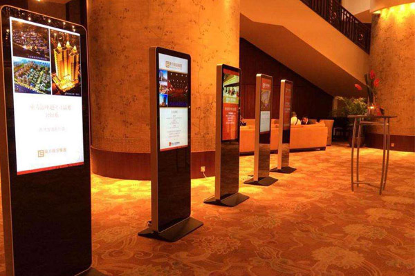 餐飲行業(yè)想要留住回頭客，重慶液晶拼接屏幫你與客戶拉近關(guān)系