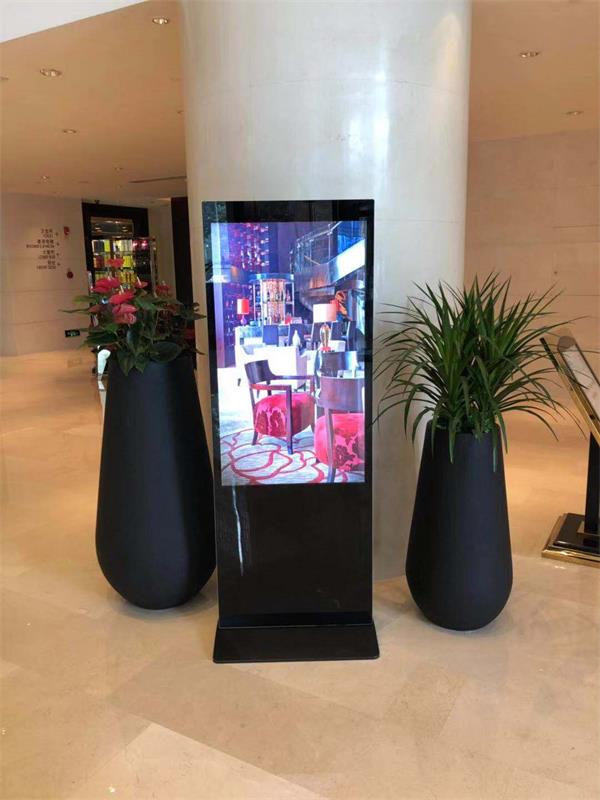 酒店的落地式廣告機(jī)主要功能