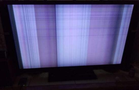 液晶拼接屏出現(xiàn)豎條紋是什么原因導致的？